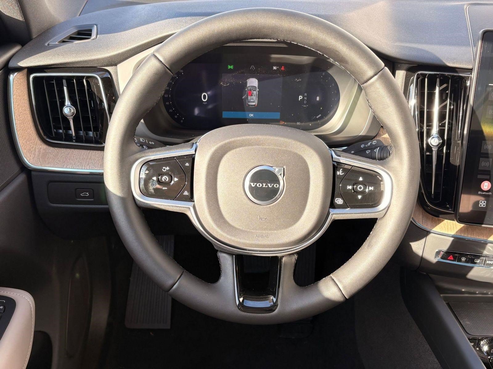 Used 2026 Volvo XC60 B5 Plus w/ Protection Package Premier AWD/4WD image 16