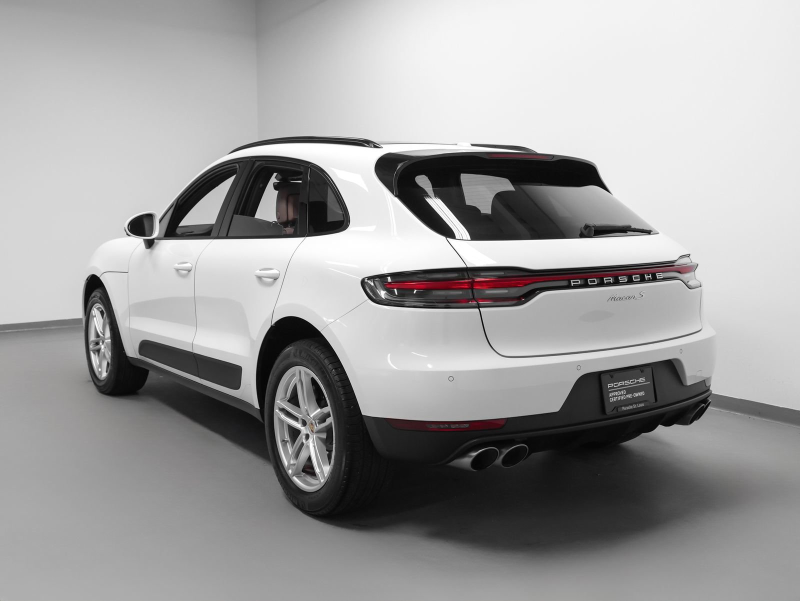 Certified 2021 Porsche Macan S image 3