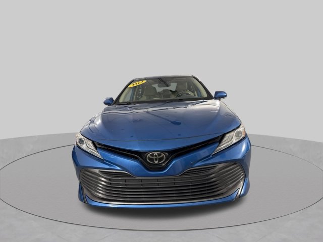 Used 2019 Toyota Camry XLE FWD image 2