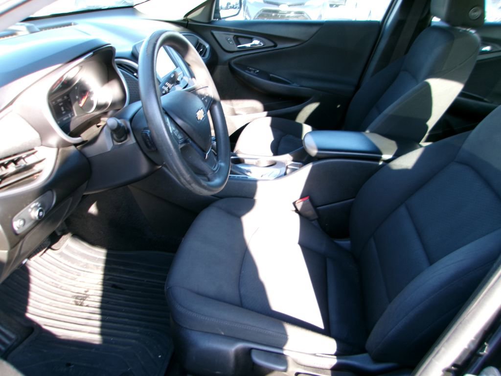 Used 2018 Chevrolet Malibu LS w/ LPO, Convenience Package 2 image 8