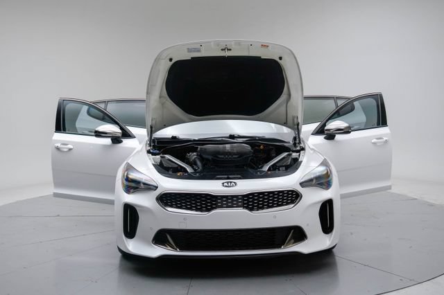 Used 2020 Kia Stinger GT1 RWD image 16