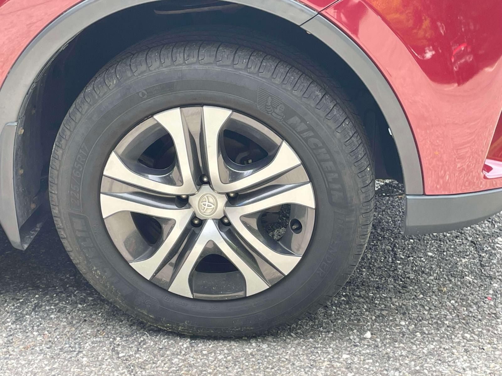 Used 2018 Toyota RAV4 LE w/ All Weather Liner Package AWD/4WD image 9
