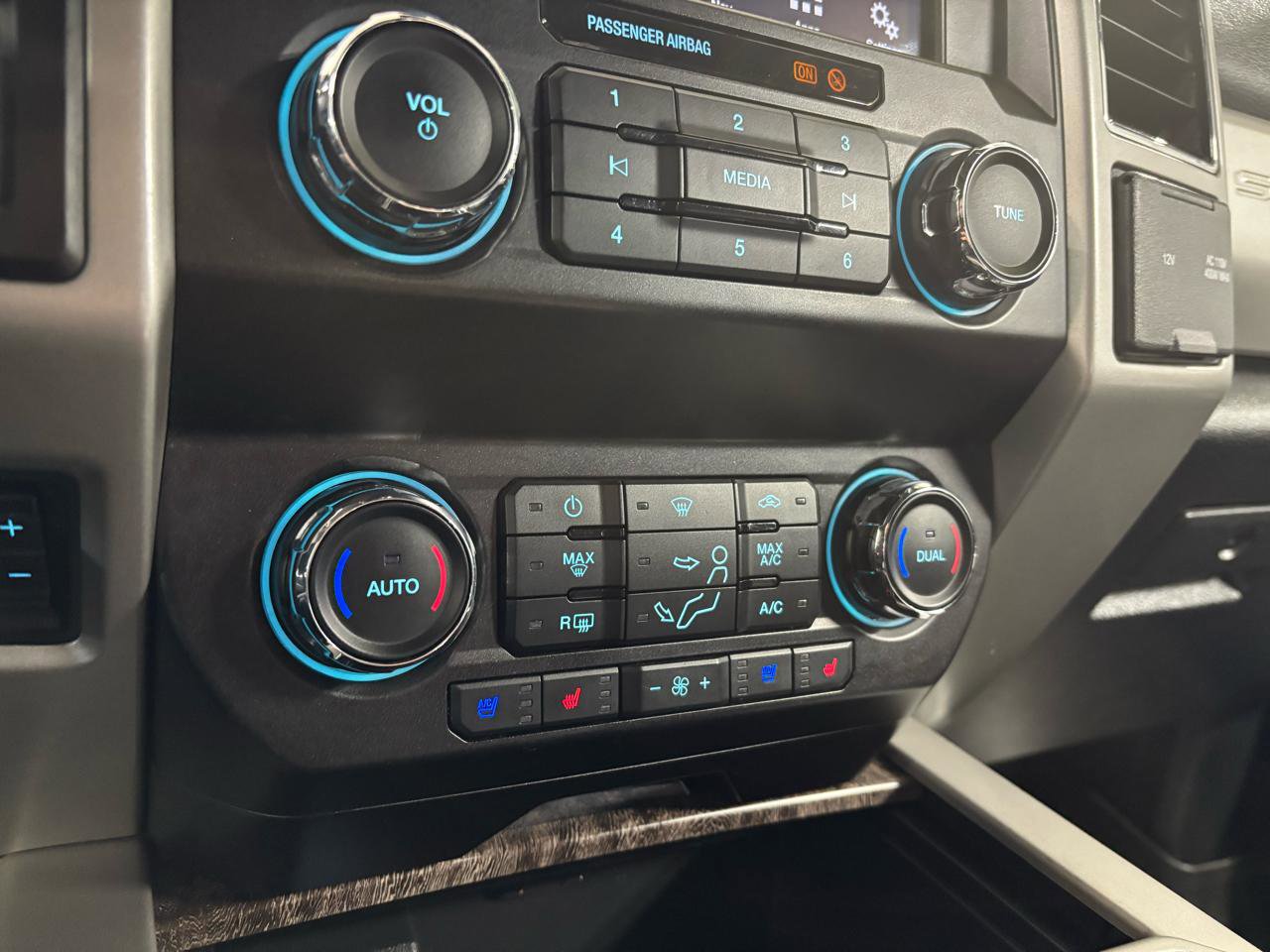 Used 2019 Ford F250 Lariat w/ Lariat Ultimate Package image 31