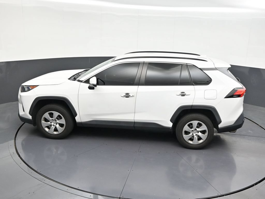 Used 2020 Toyota RAV4 LE FWD image 16