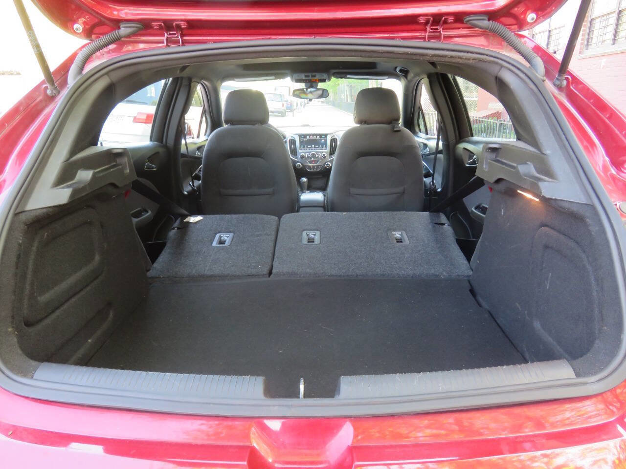 Used 2017 Chevrolet Cruze LT w/ Sun And Sound Package FWD image 26