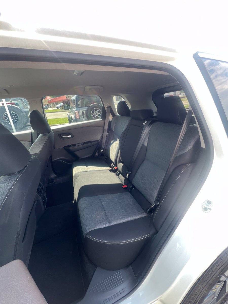 Used 2022 Nissan Rogue SV AWD/4WD image 24