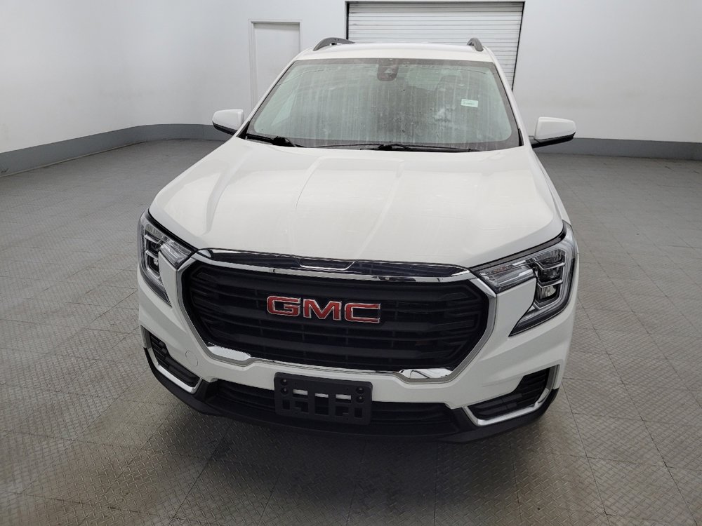 Used 2023 GMC Terrain SLE w/ Driver Convenience Package image 15