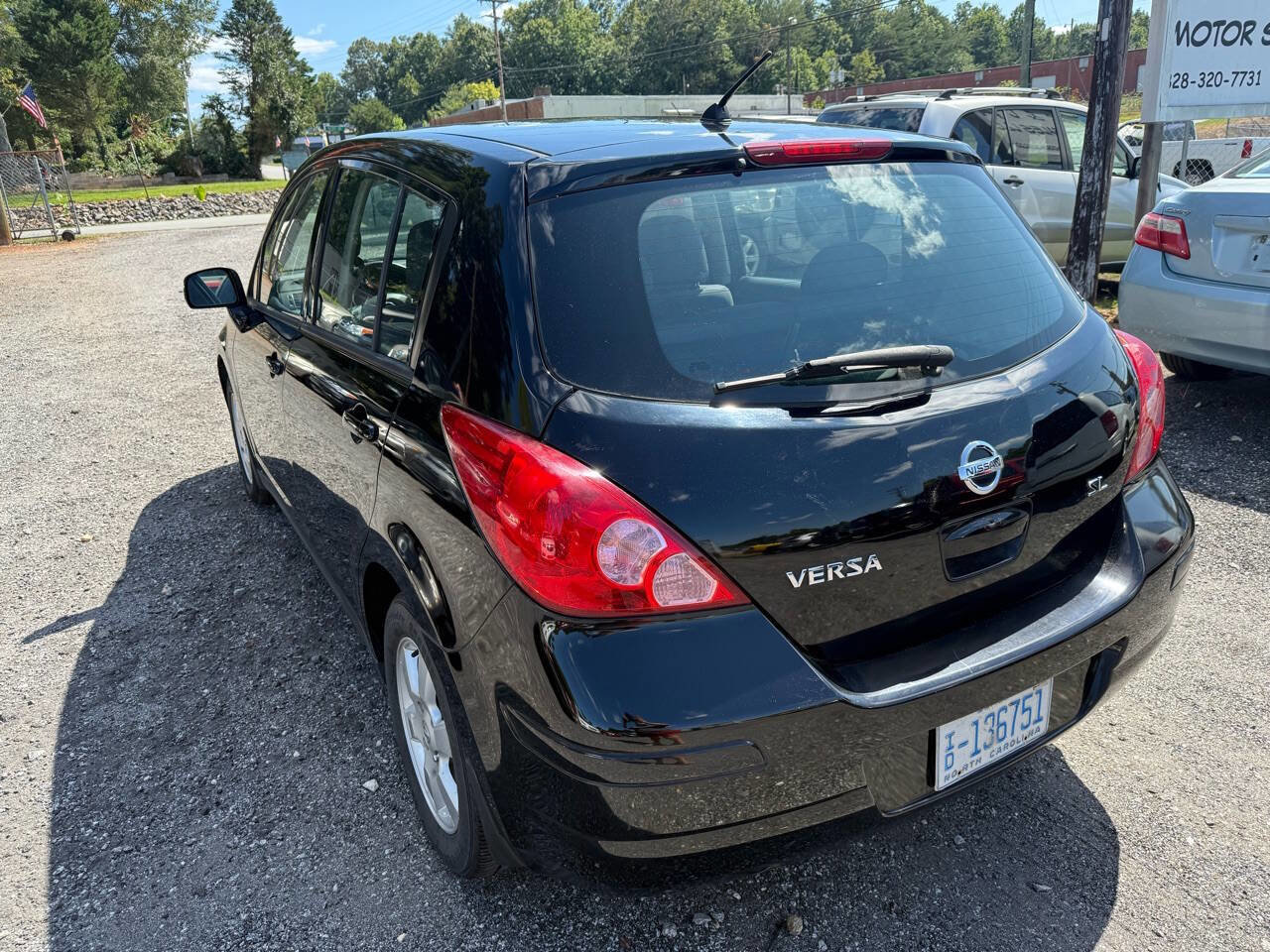 Used 2009 Nissan Versa SL w/ Convenience Pkg image 8