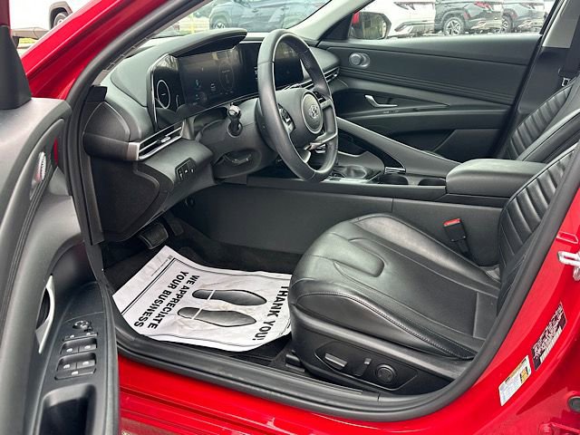 Used 2023 Hyundai Elantra Limited w/ Cargo Package image 11