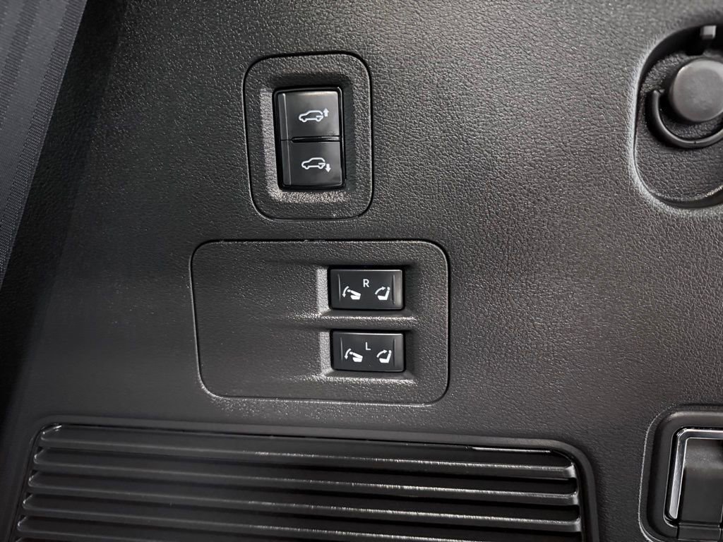 Certified 2025 INFINITI QX80 Luxe image 41