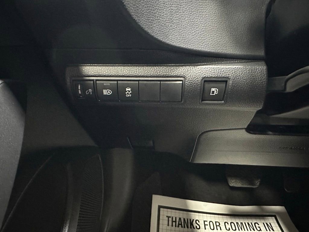 Used 2025 Toyota Corolla SE FWD image 17