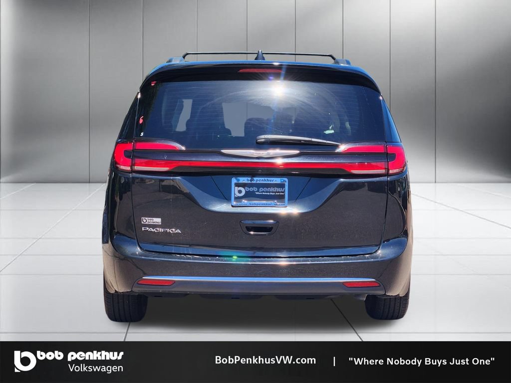 Used 2022 Chrysler Pacifica Touring-L FWD image 26