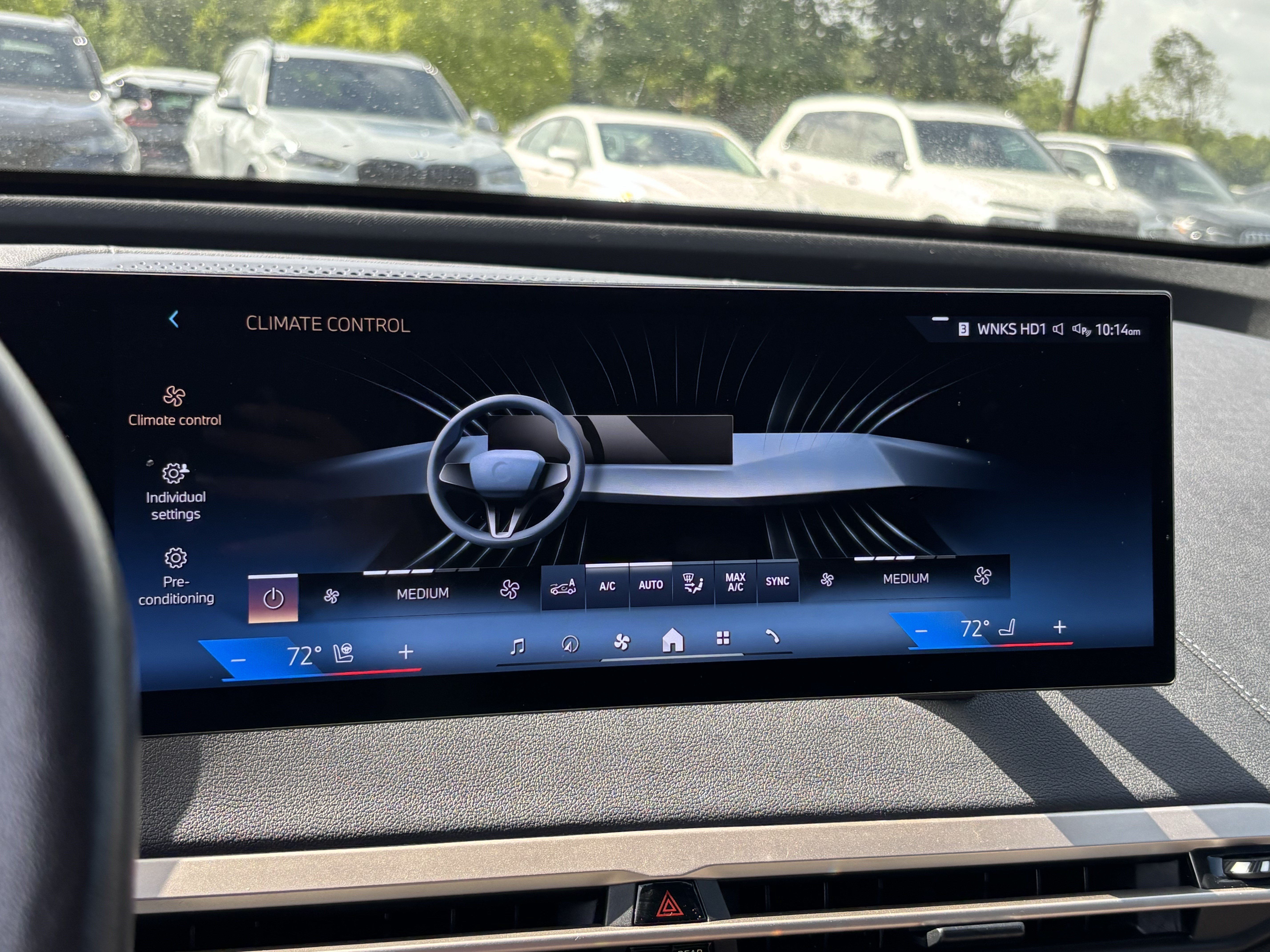 Certified 2024 BMW iX xDrive50 w/ Premium Package AWD/4WD image 29