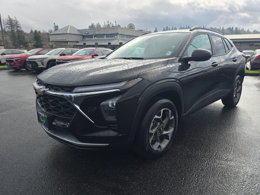 Certified 2025 Chevrolet Trax LT w/ LT Convenience Package FWD image 7