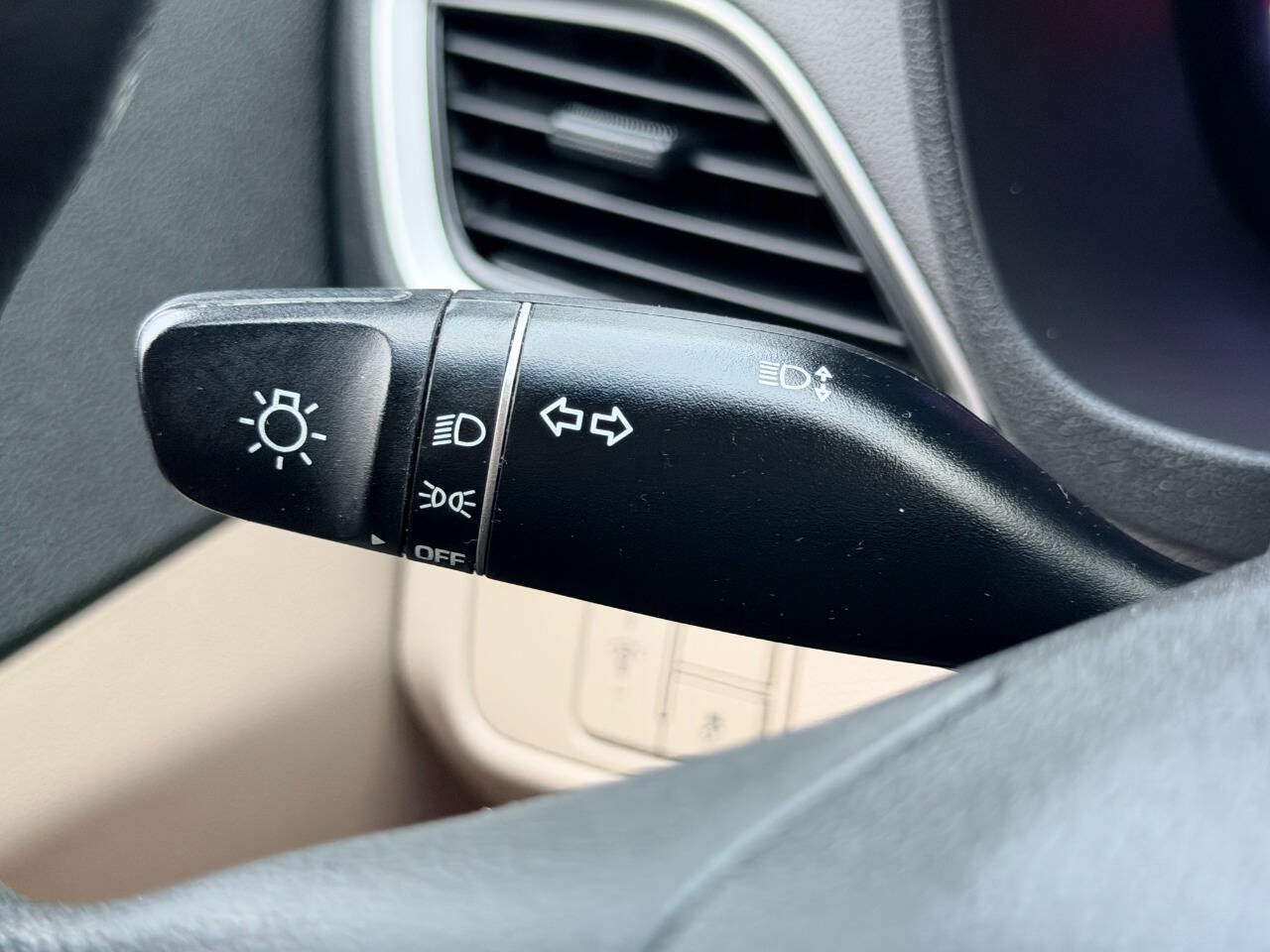 Used 2018 Hyundai Accent SE FWD image 31