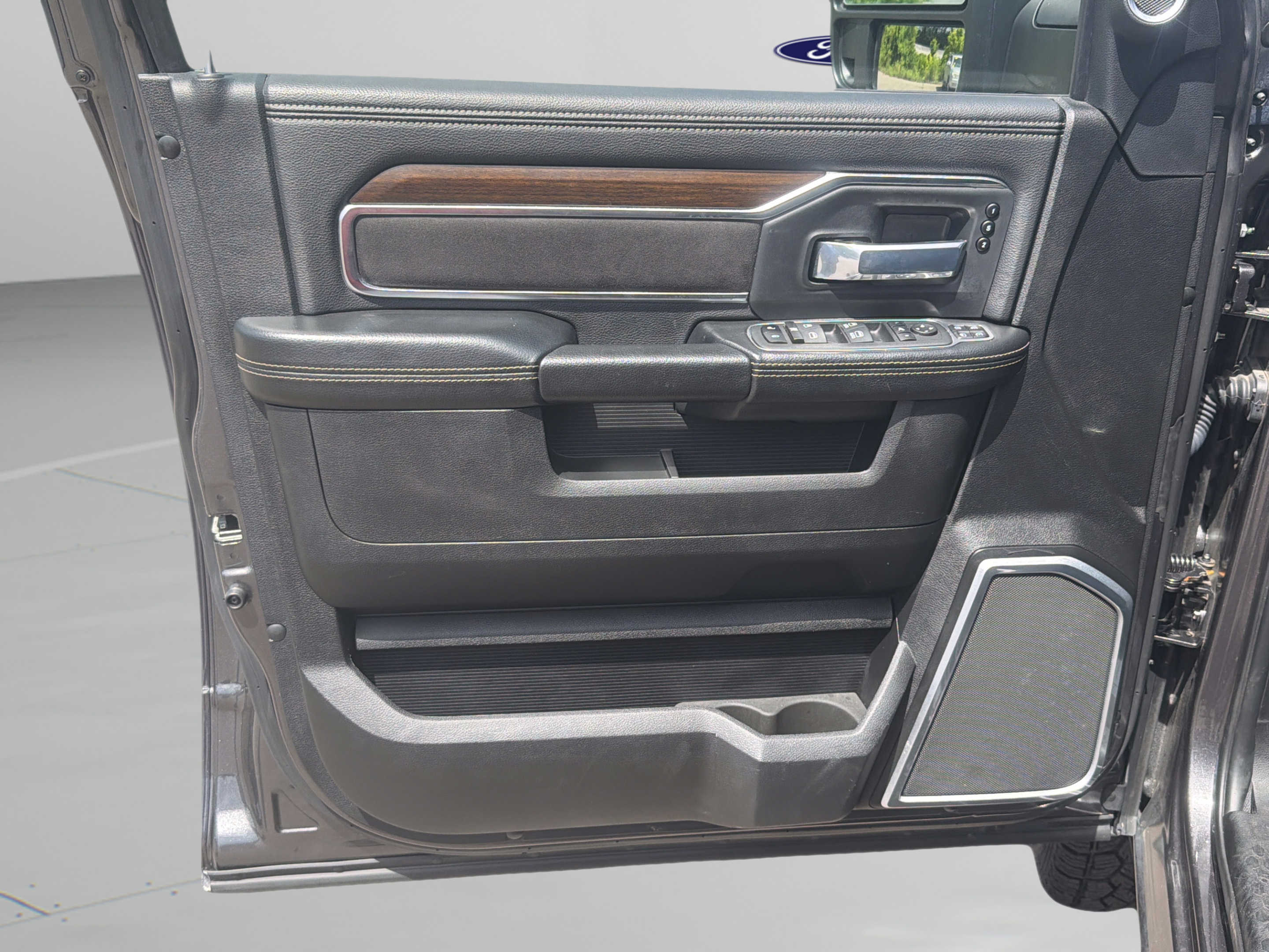 Used 2024 RAM 3500 Laramie AWD/4WD image 20