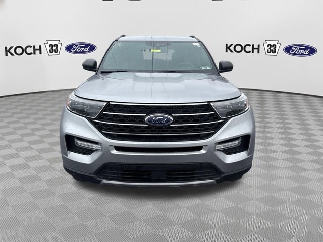 Used 2020 Ford Explorer XLT w/ Equipment Group 202A AWD/4WD image 2