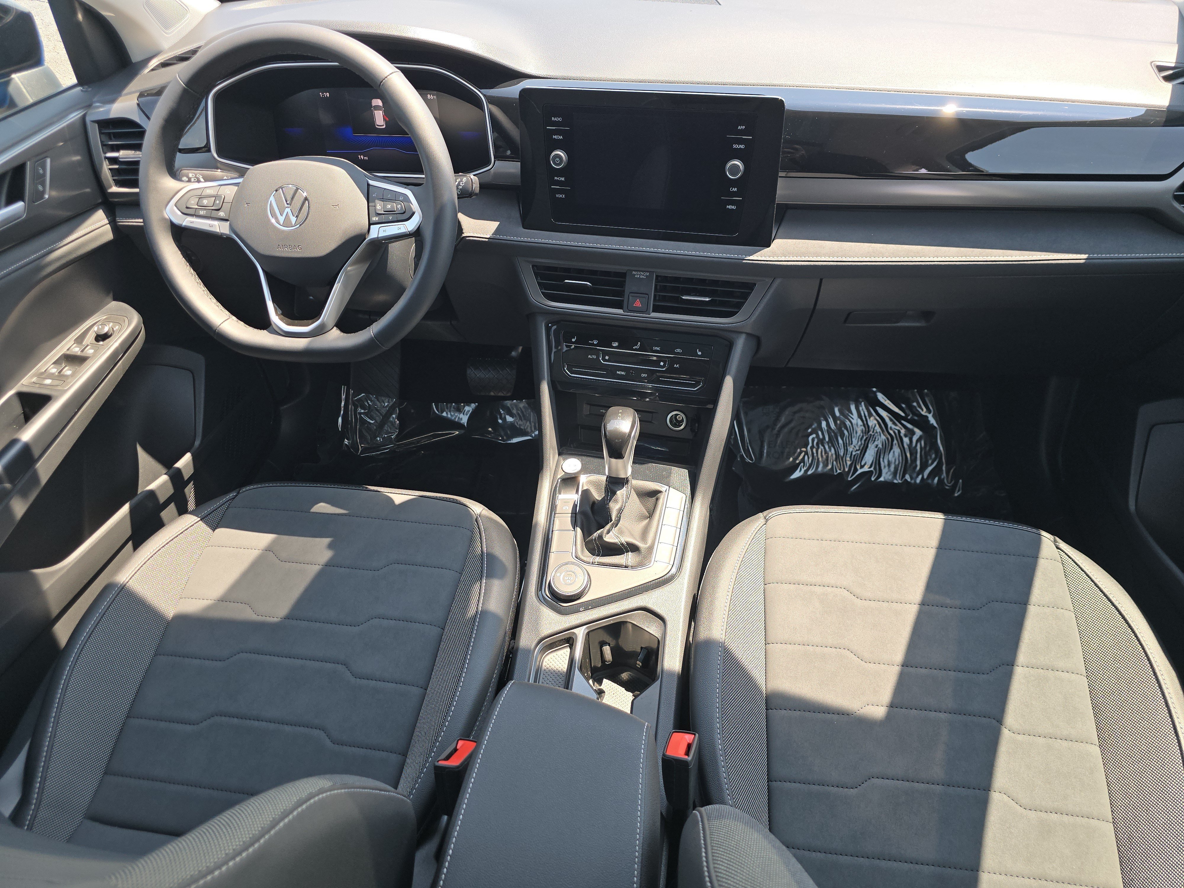 New 2026 Volkswagen Taos SE AWD/4WD image 19