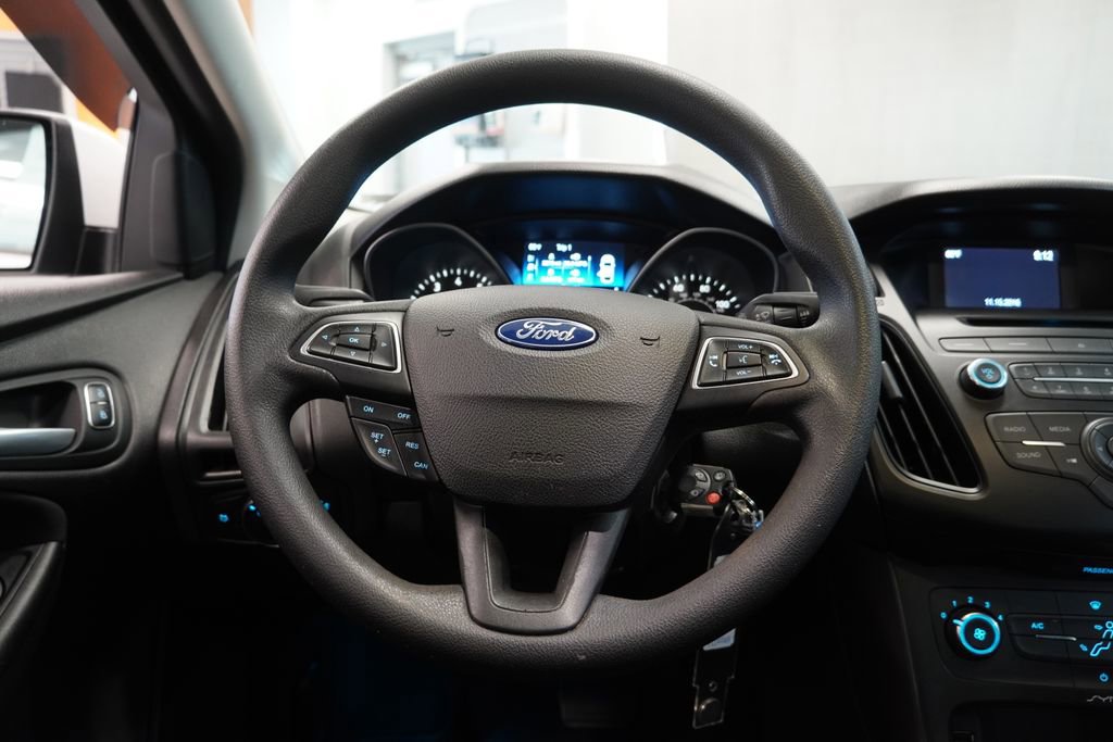 Used 2015 Ford Focus SE FWD image 18