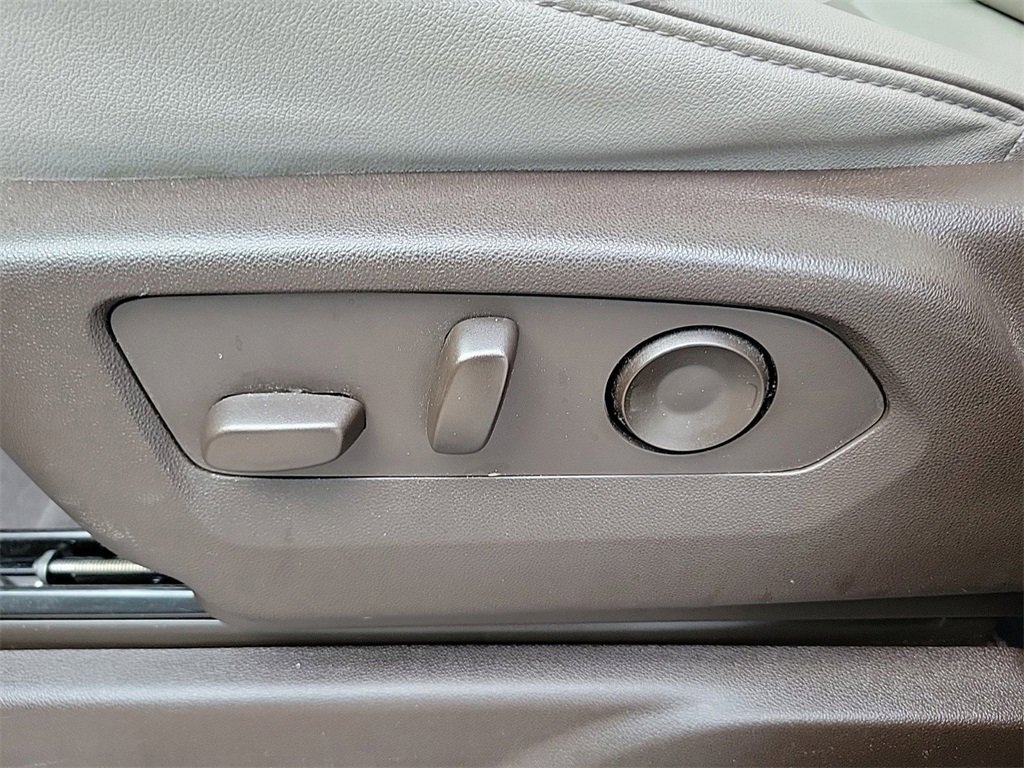 Certified 2023 GMC Yukon SLT image 17