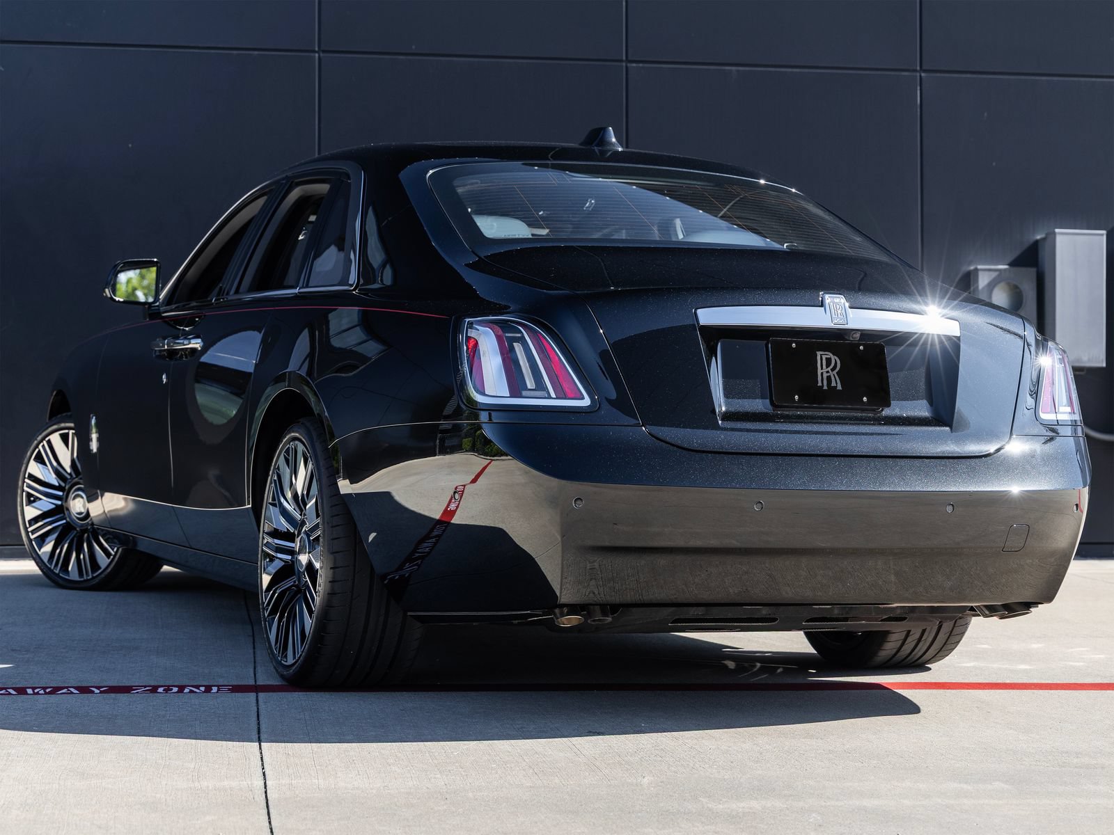 New 2027 Rolls-Royce Ghost AWD/4WD image 9