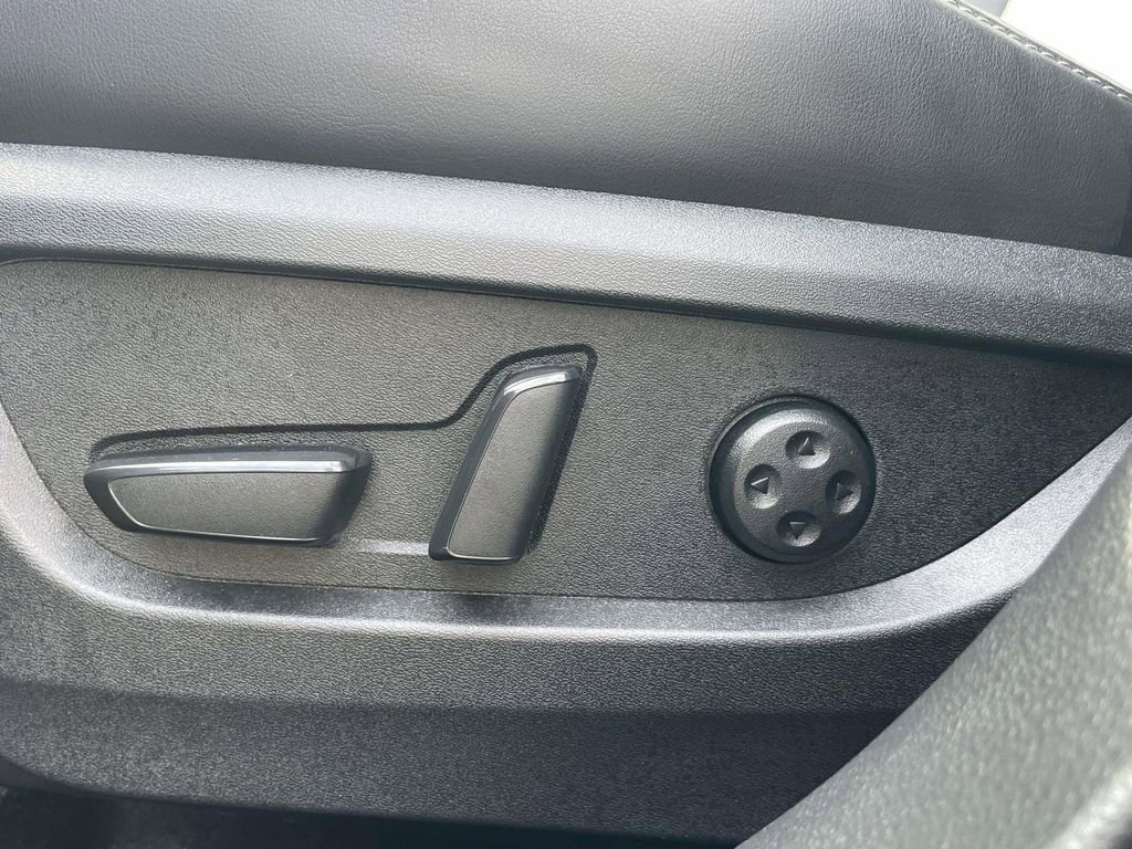 Used 2025 INFINITI QX55 Luxe w/ Cargo Package image 16