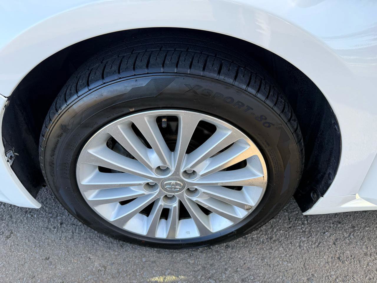 Used 2013 Toyota Avalon Limited image 35