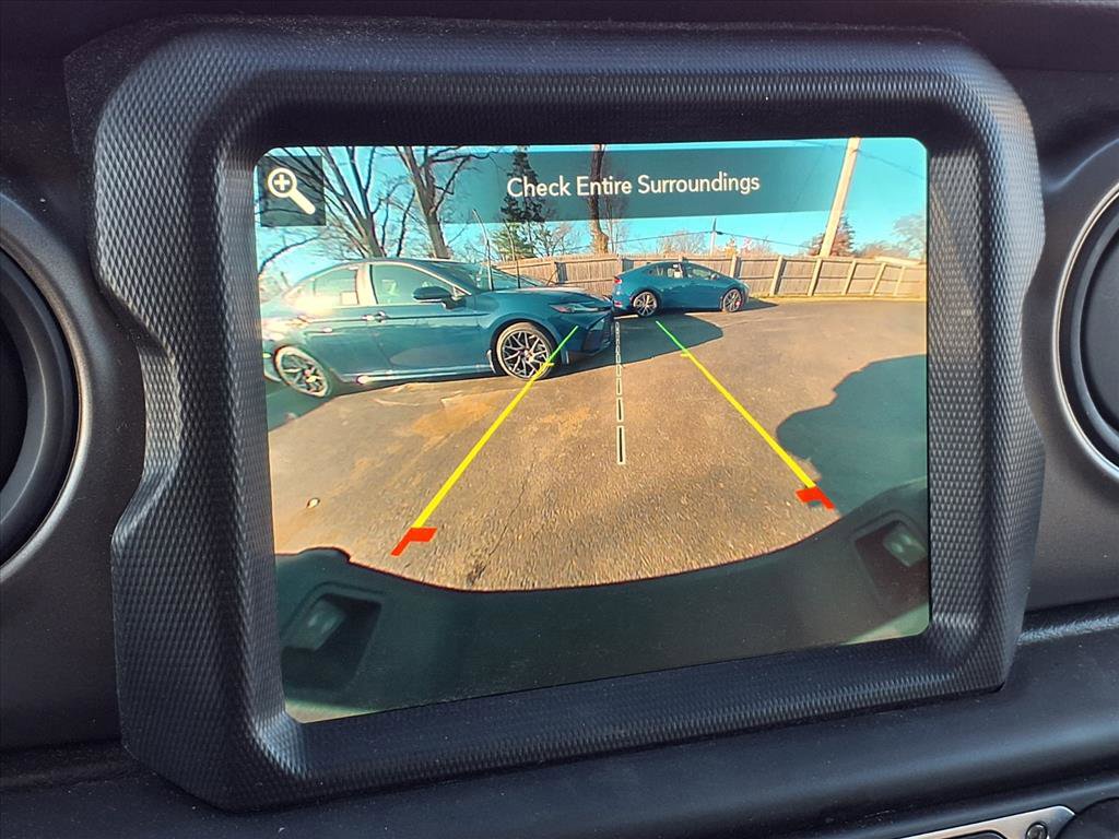 Used 2023 Jeep Gladiator Sport image 10