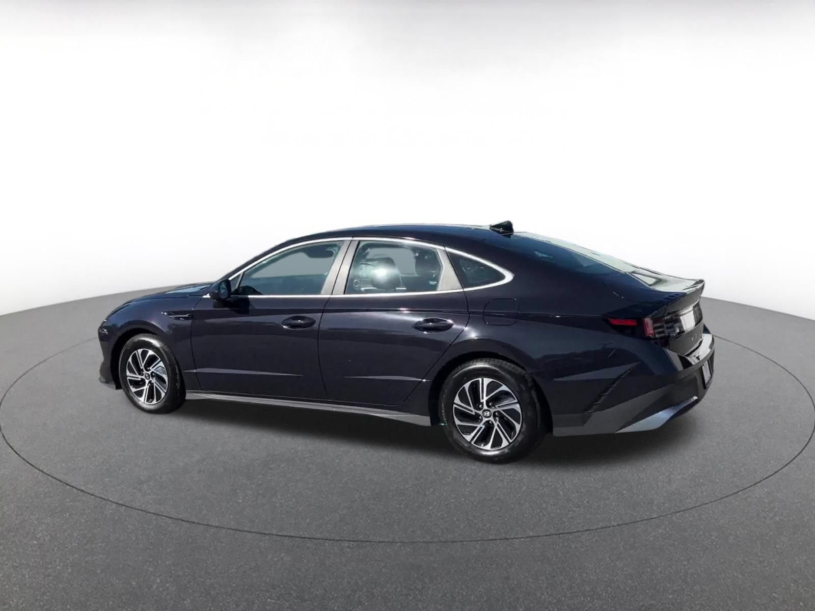 Used 2026 Hyundai Sonata Blue FWD image 9