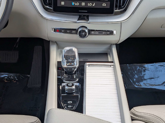 Used 2026 Volvo XC60 T8 Ultra w/ Protection Package Premier AWD/4WD image 22