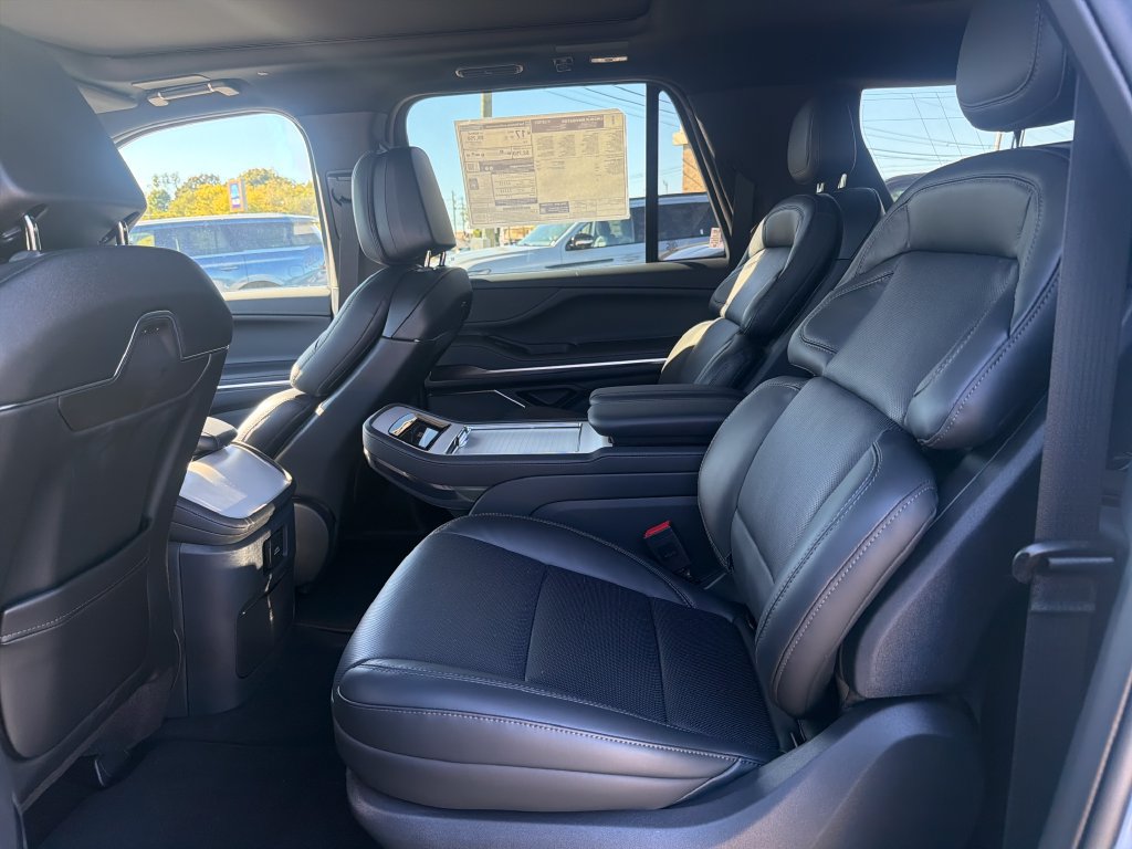 New 2027 Lincoln Navigator L Reserve w/ Jet Appearance Package AWD/4WD image 15