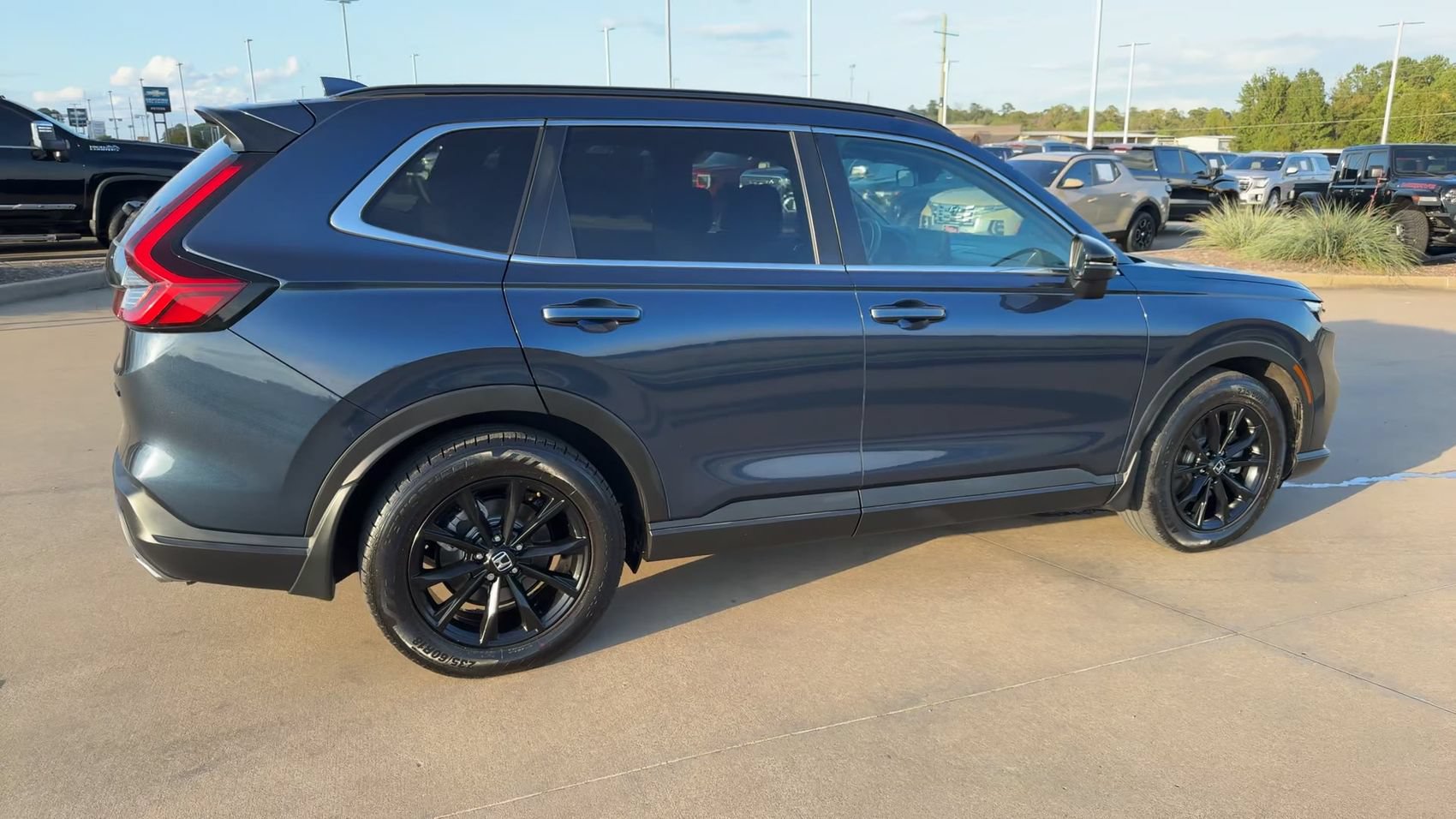 Used 2023 Honda CR-V Sport image 9
