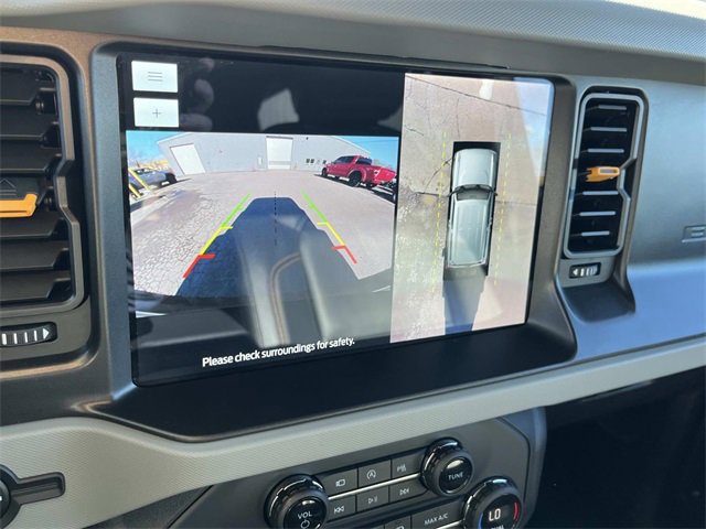 Used 2023 Ford Bronco Badlands image 36