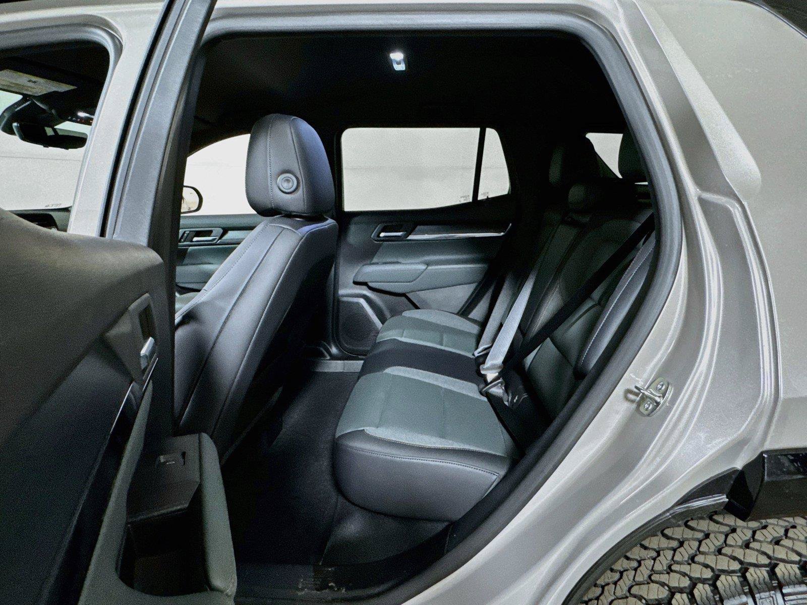 New 2027 GMC Terrain AT4 w/ Technology Package II AWD/4WD image 13