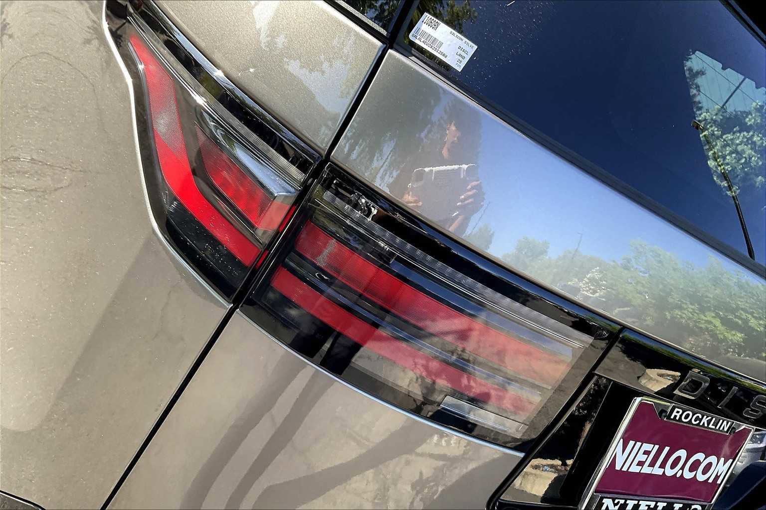 New 2025 Land Rover Discovery Dynamic SE image 25