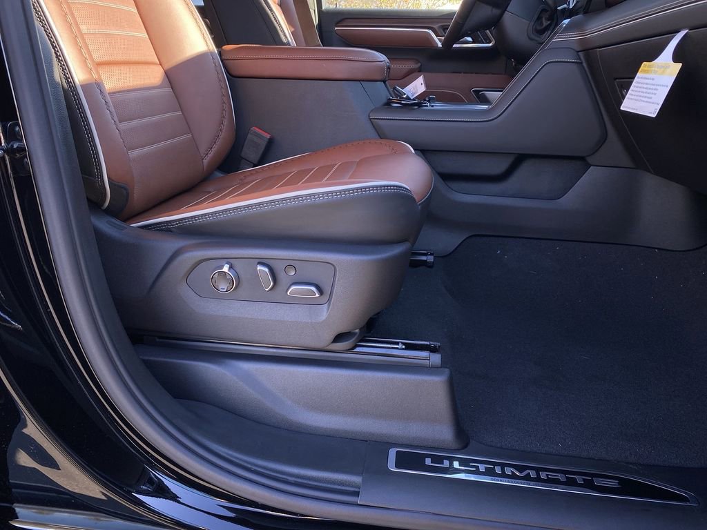 New 2026 GMC Sierra 2500 Denali Ultimate w/ LPO, Black Badging Package image 43