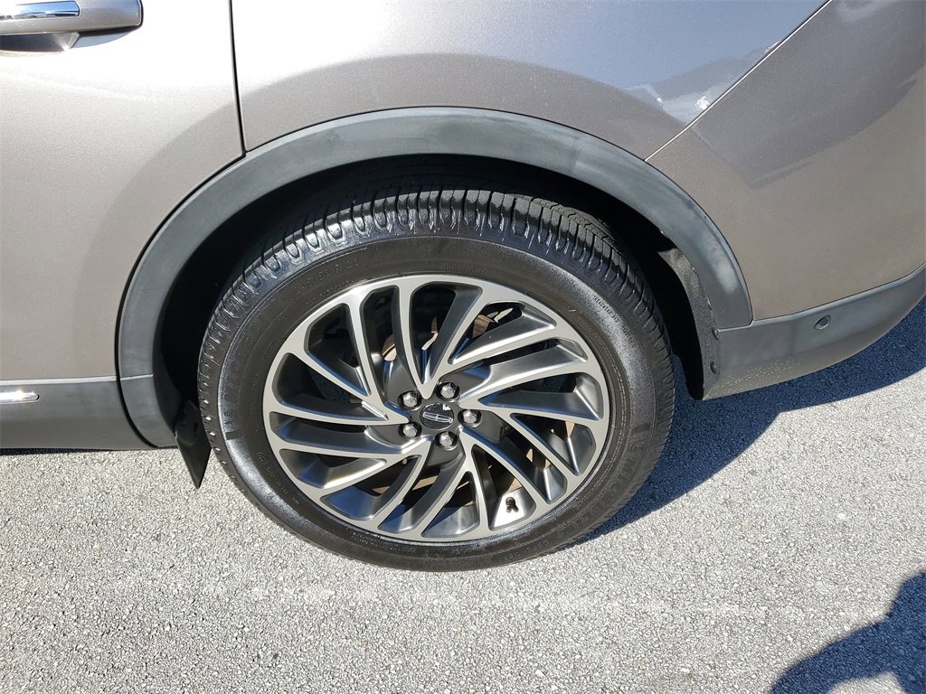 Used 2019 Lincoln Nautilus Reserve image 9