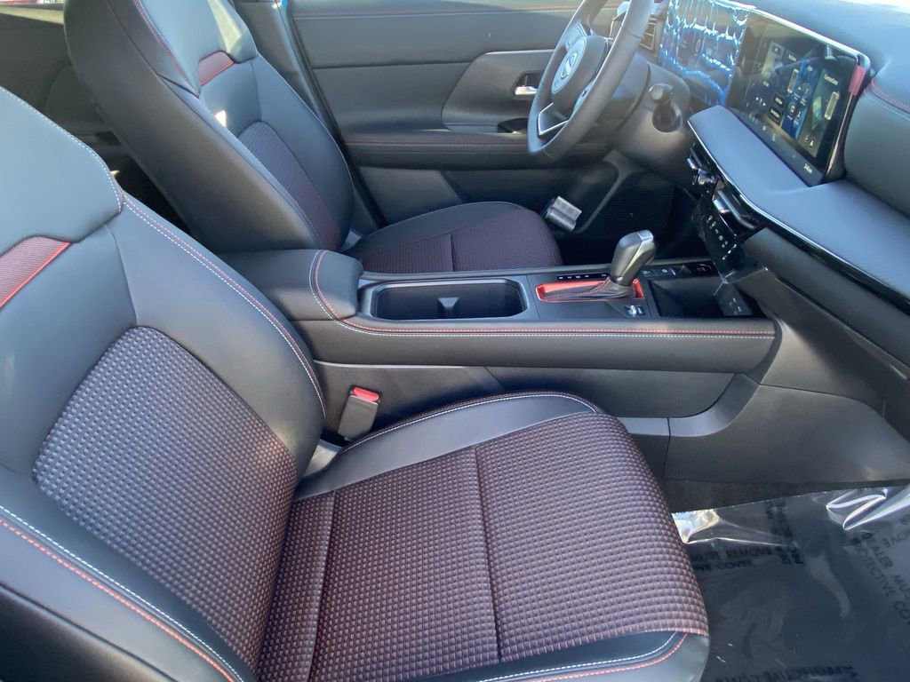 New 2026 Nissan Kicks SR image 9