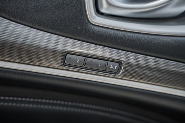 Used 2019 INFINITI QX60 Luxe w/ Essential Package image 41