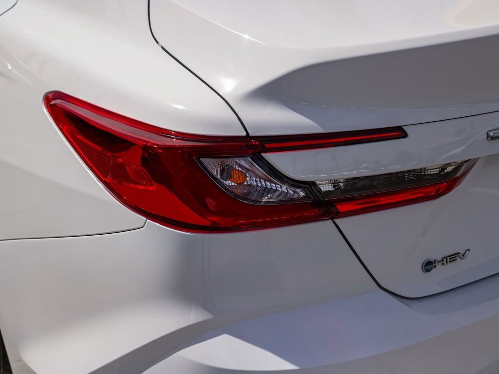 Used 2025 Toyota Camry LE image 7