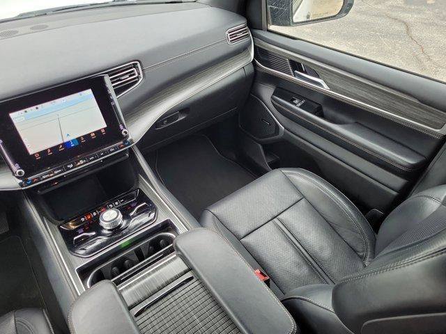 Used 2024 Jeep Wagoneer Series III AWD/4WD image 19