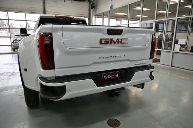 New 2026 GMC Sierra 3500 Denali w/ Denali Reserve Package image 10