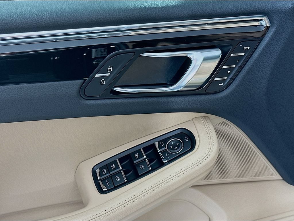 New 2026 Porsche Macan AWD/4WD image 20