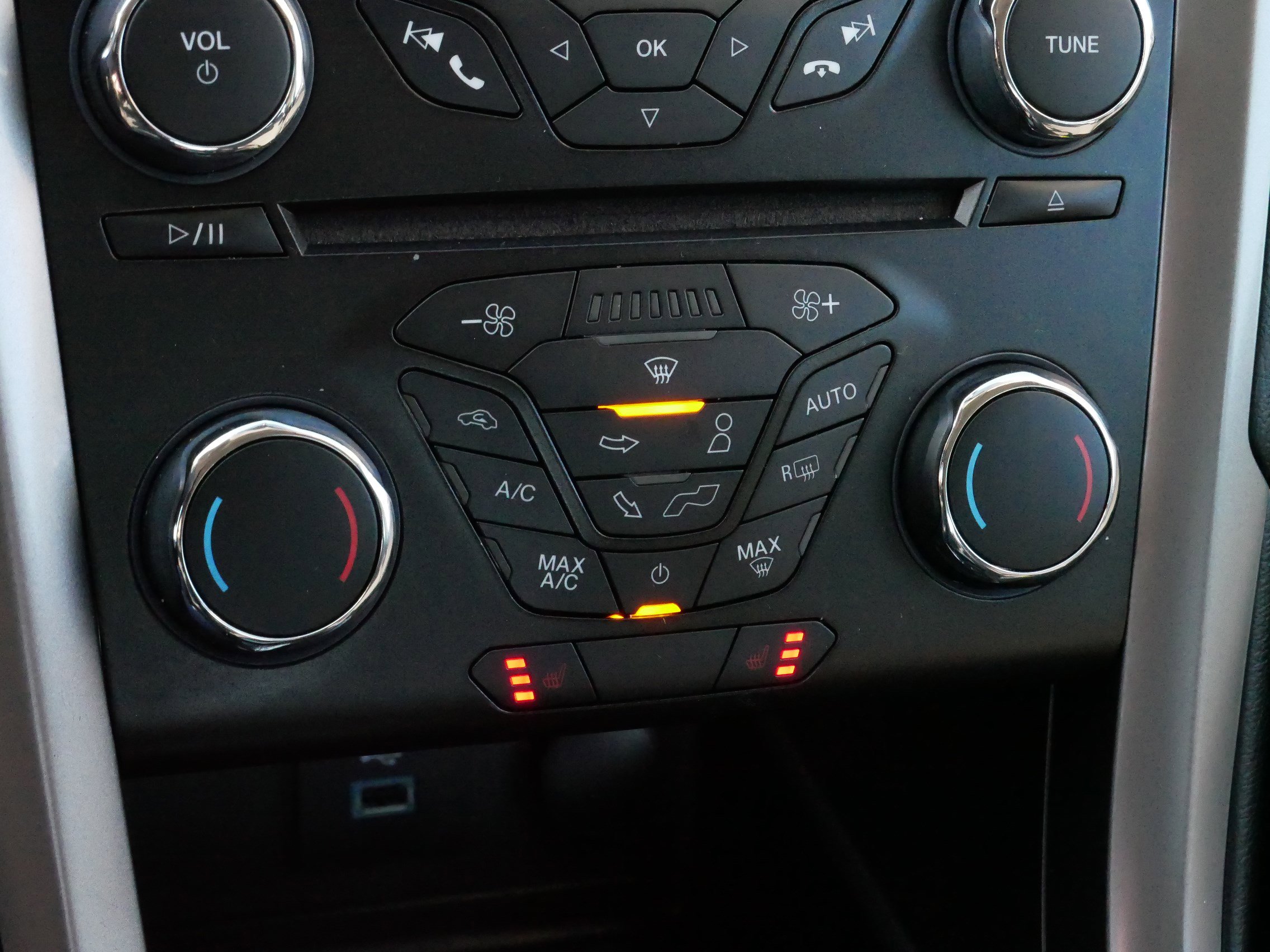 Used 2018 Ford Fusion SE image 23