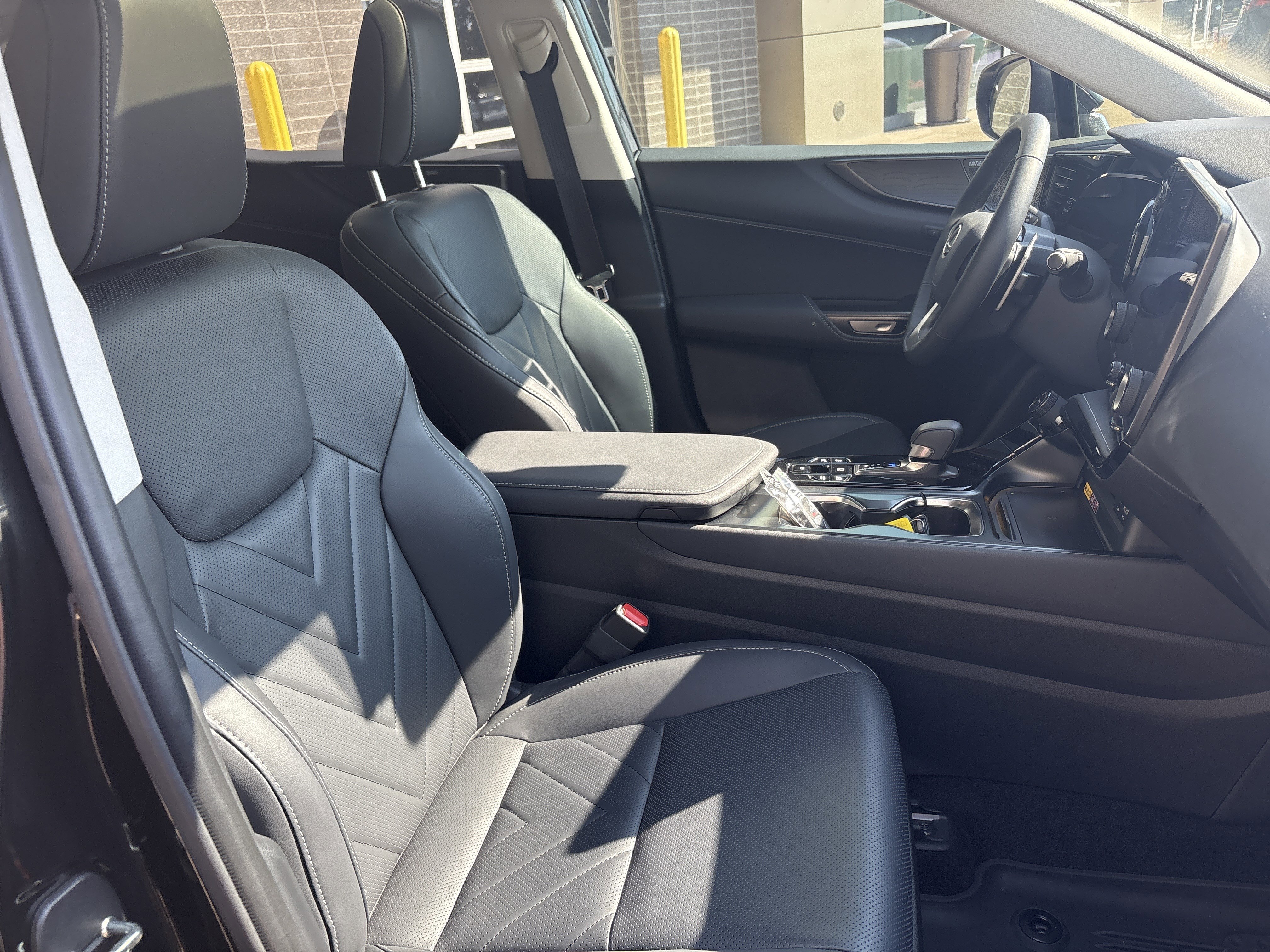 Used 2025 Lexus NX 450h+ AWD w/ Luxury Package image 33