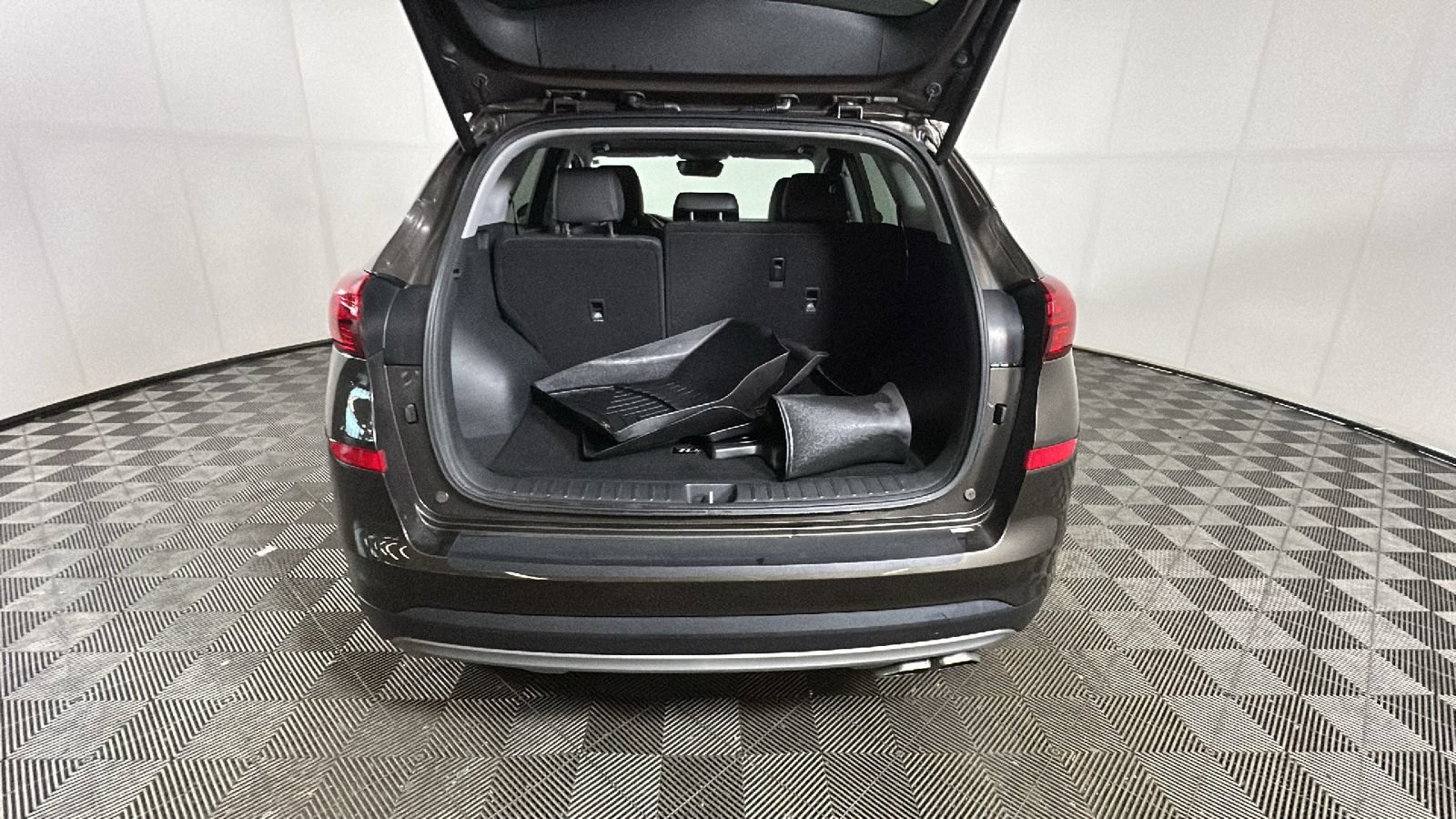 Used 2020 Hyundai Tucson Ultimate w/ Cargo Package AWD/4WD image 32