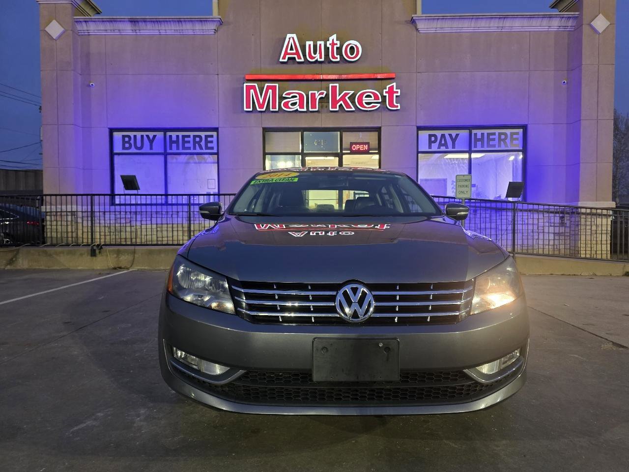 Used 2014 Volkswagen Passat TDI SE FWD image 2