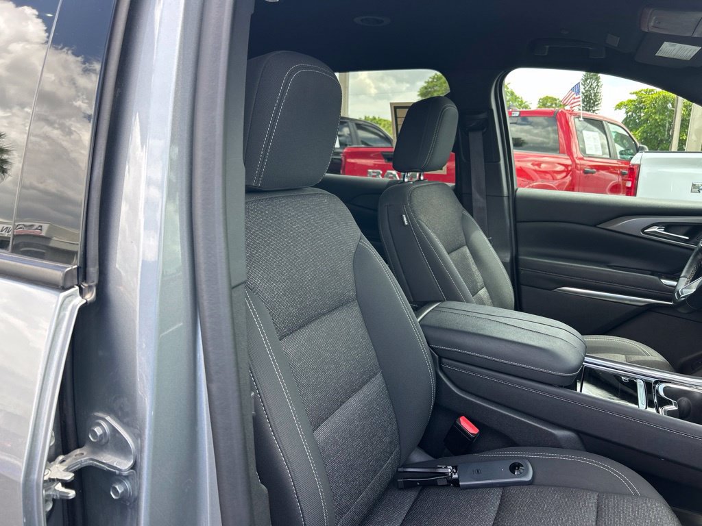 Used 2024 Chevrolet Traverse LT AWD/4WD image 23