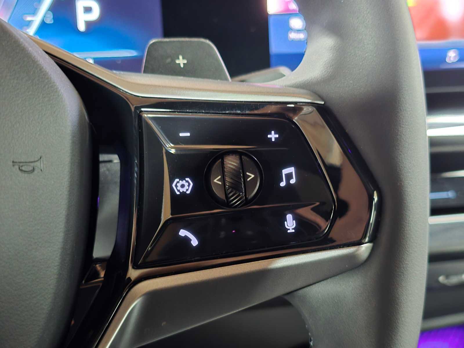 Used 2024 BMW 530i xDrive w/ Convenience Package image 67