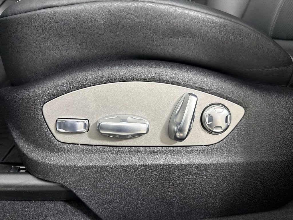 New 2026 Porsche Macan S AWD/4WD image 40